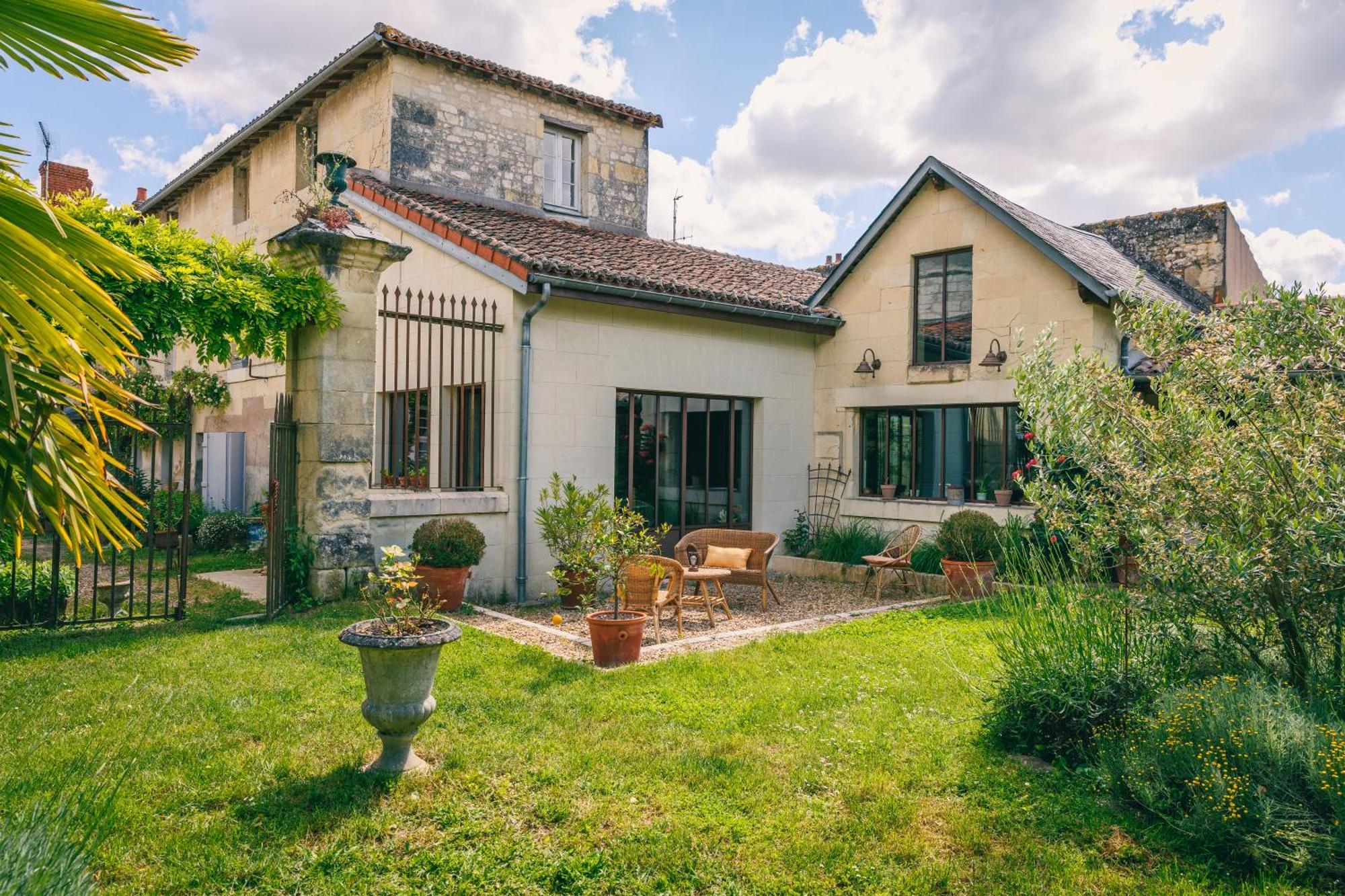 Le Prieure Sainte Croix Hotel Loudun Buitenkant foto