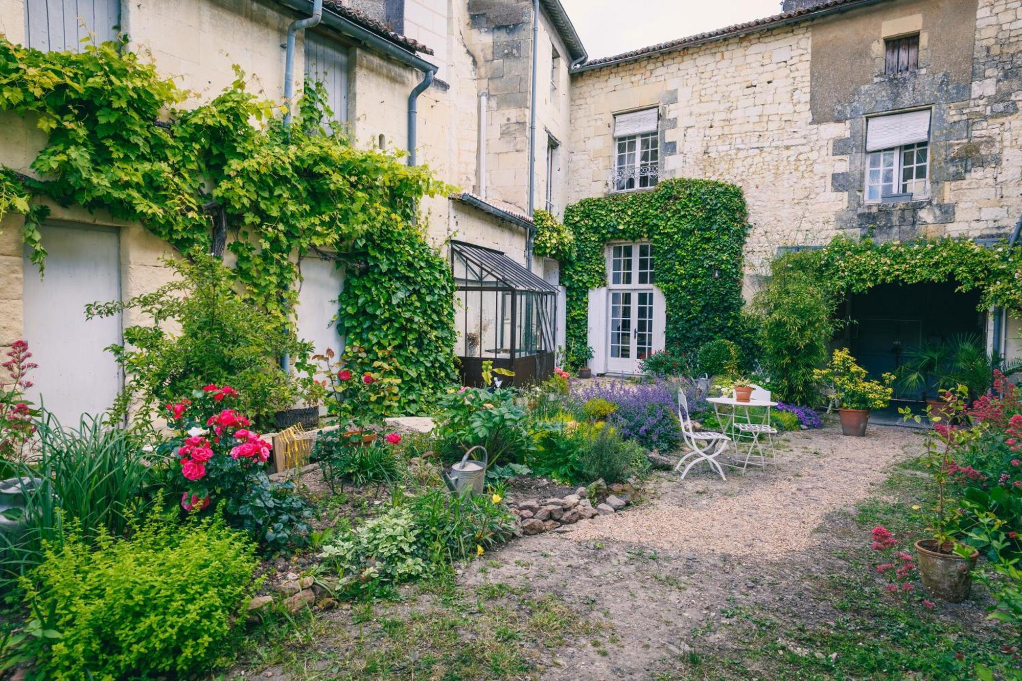 Le Prieure Sainte Croix Hotel Loudun Buitenkant foto