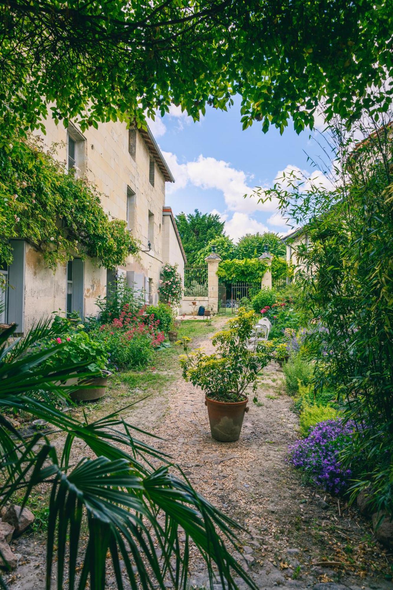 Le Prieure Sainte Croix Hotel Loudun Buitenkant foto