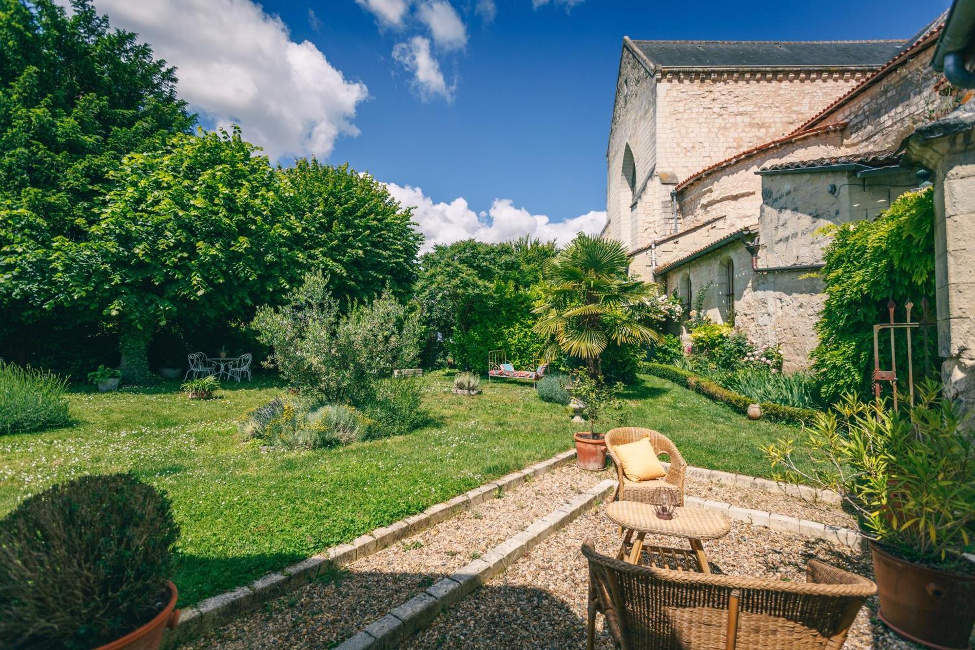 Le Prieure Sainte Croix Hotel Loudun Buitenkant foto