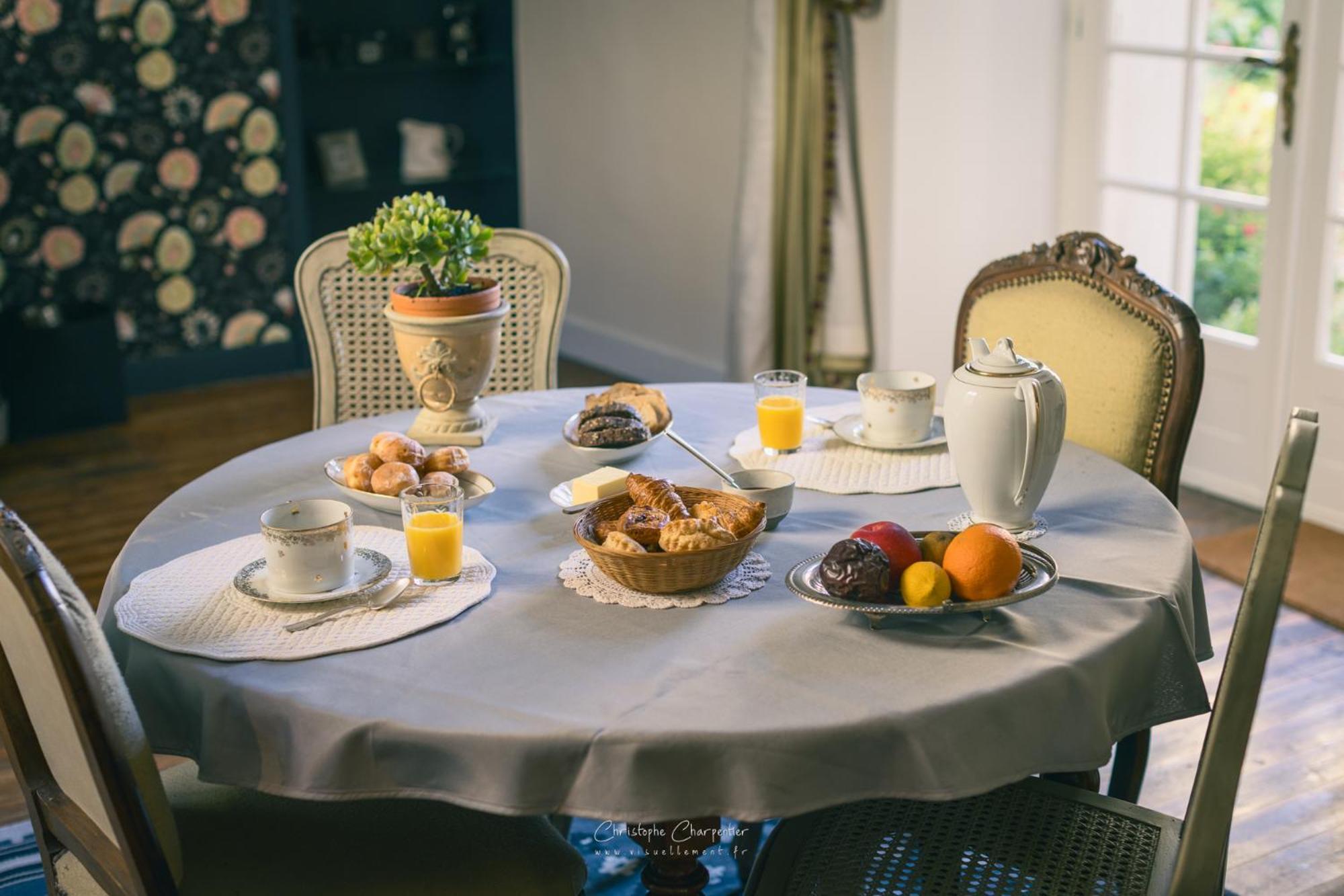 Le Prieure Sainte Croix Hotel Loudun Buitenkant foto